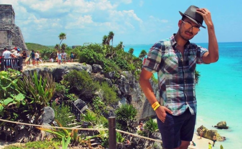 Tomarte una foto con tu celular en Tulum ya cuesta.
